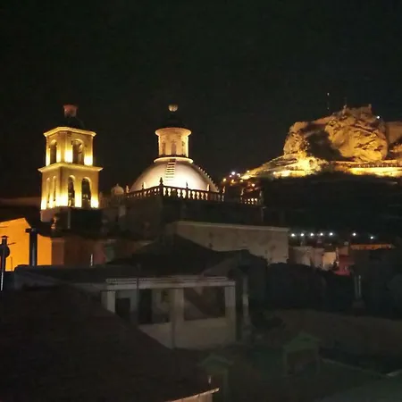 Love Alicante بيت شباب *